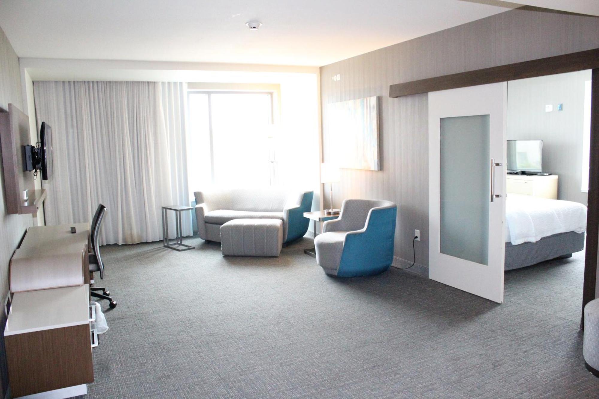 Courtyard By Marriott Muncie At Horizon Convention Center Hotel Exterior photo