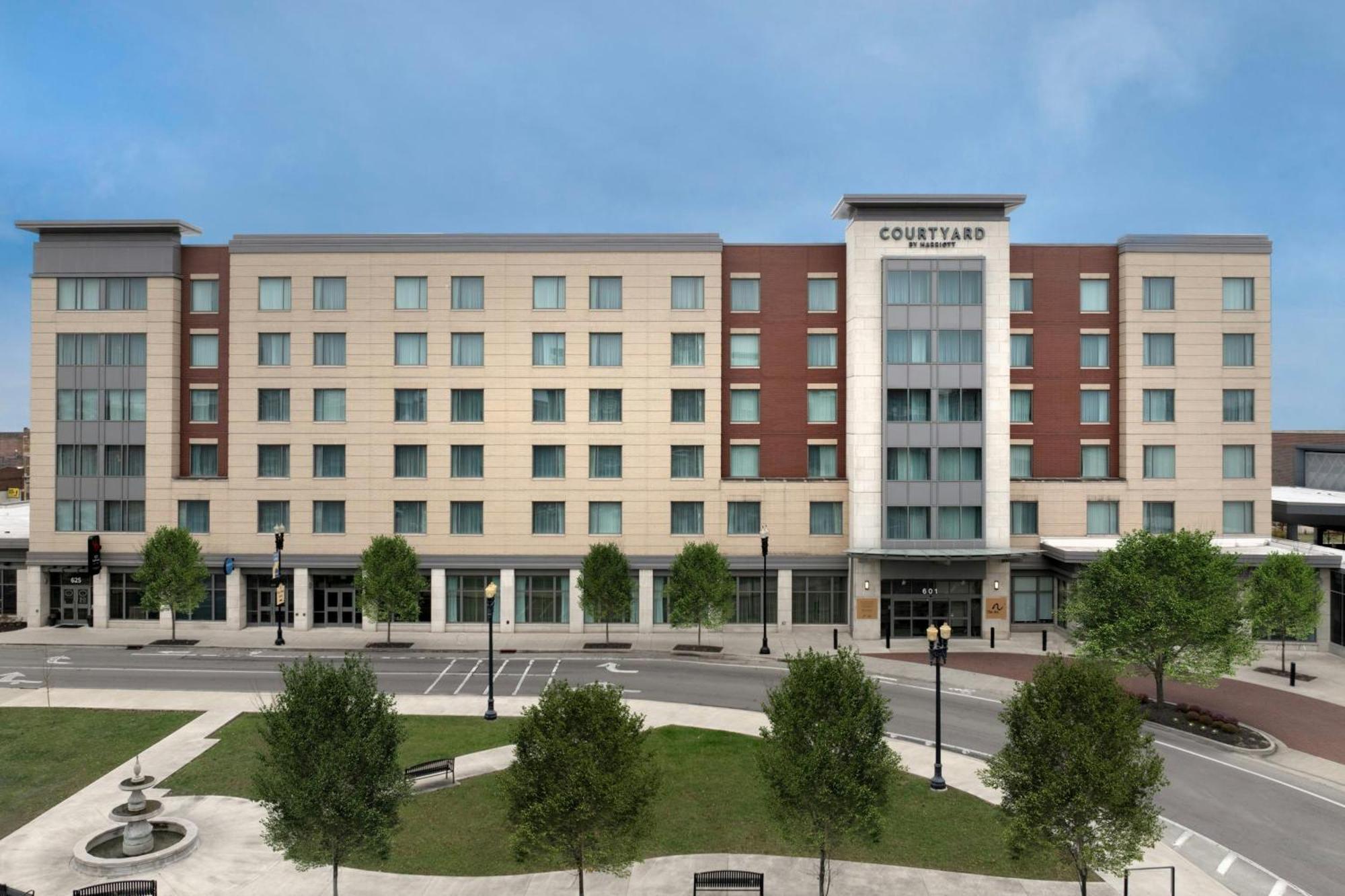 Courtyard By Marriott Muncie At Horizon Convention Center Hotel Exterior photo