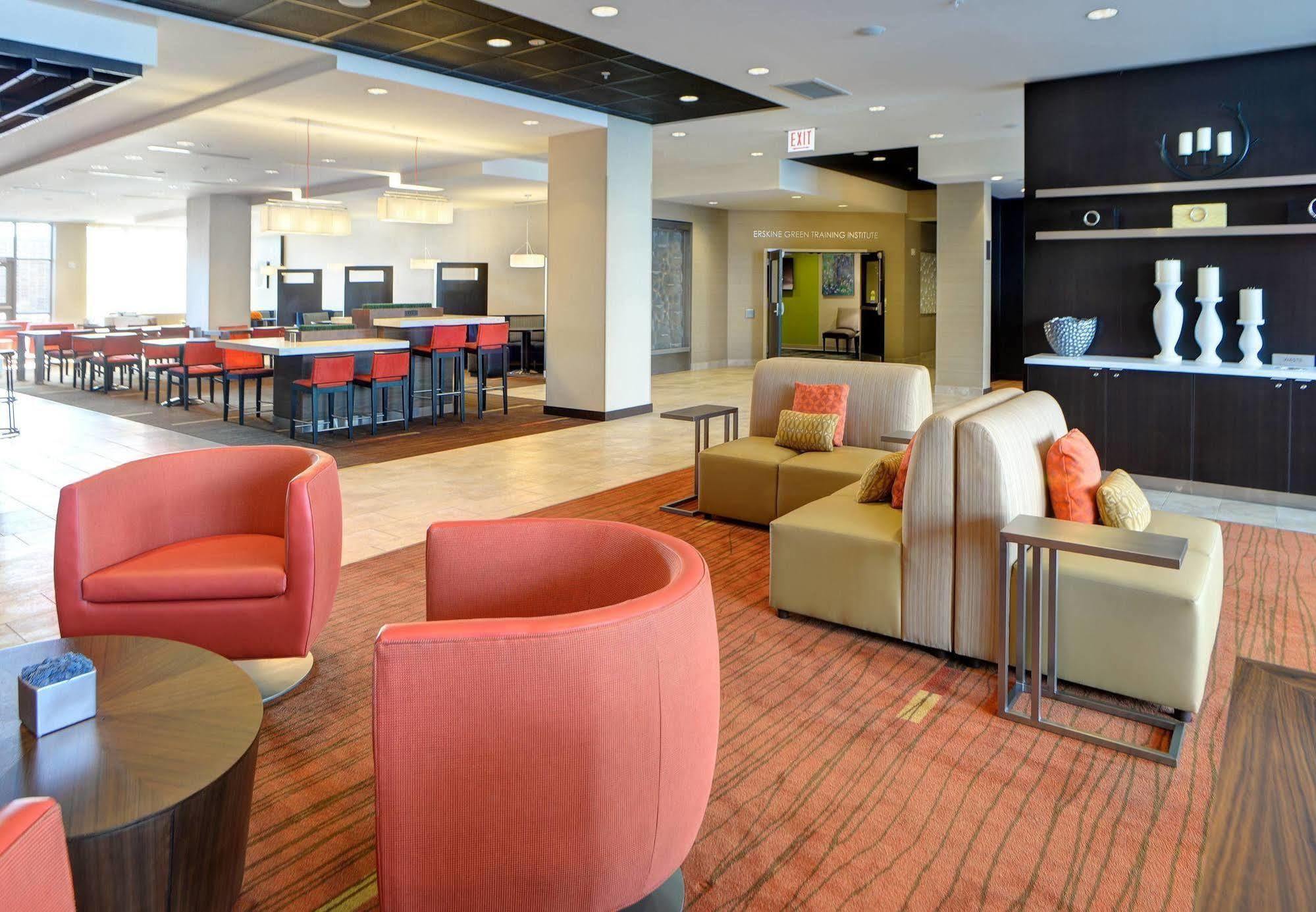 Courtyard By Marriott Muncie At Horizon Convention Center Hotel Exterior photo
