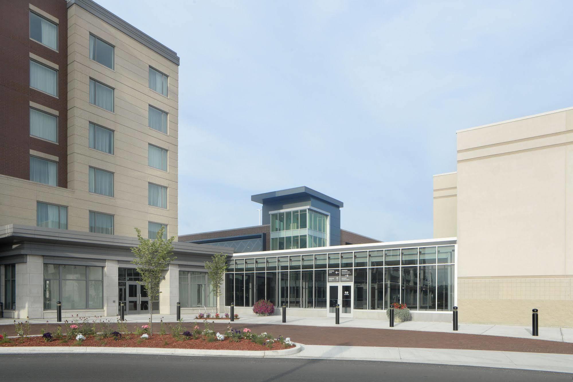 Courtyard By Marriott Muncie At Horizon Convention Center Hotel Exterior photo