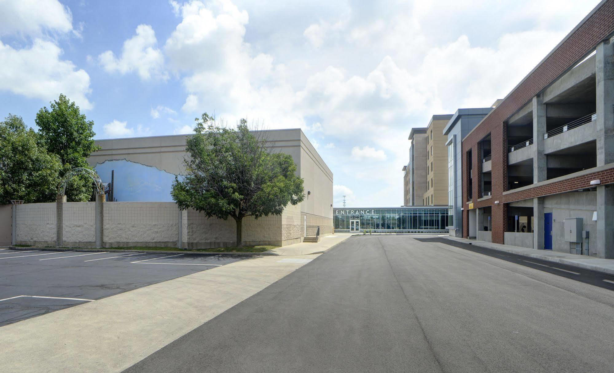 Courtyard By Marriott Muncie At Horizon Convention Center Hotel Exterior photo